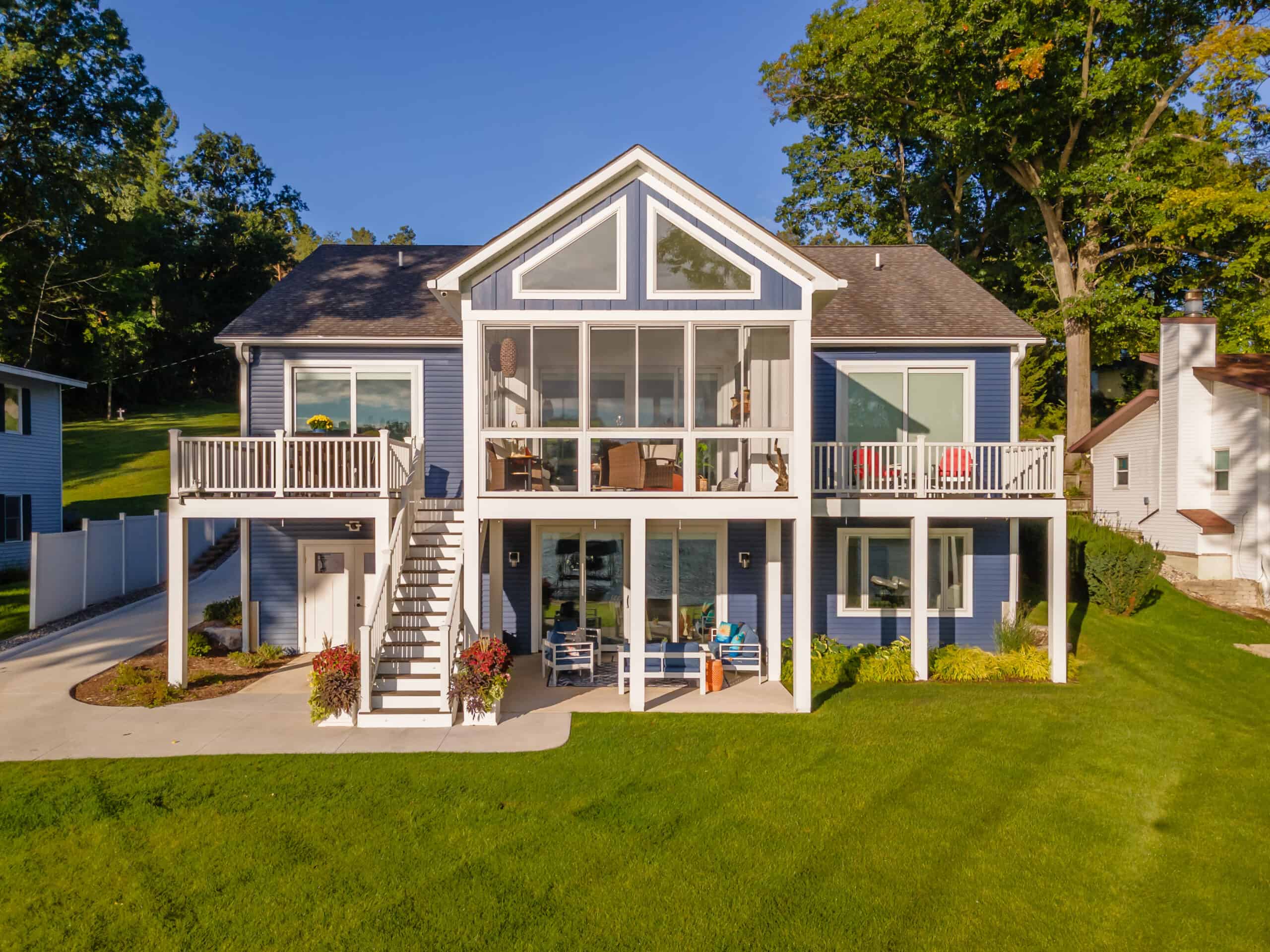 7378 Hallridge Large-1 mountain-modern_featured-image